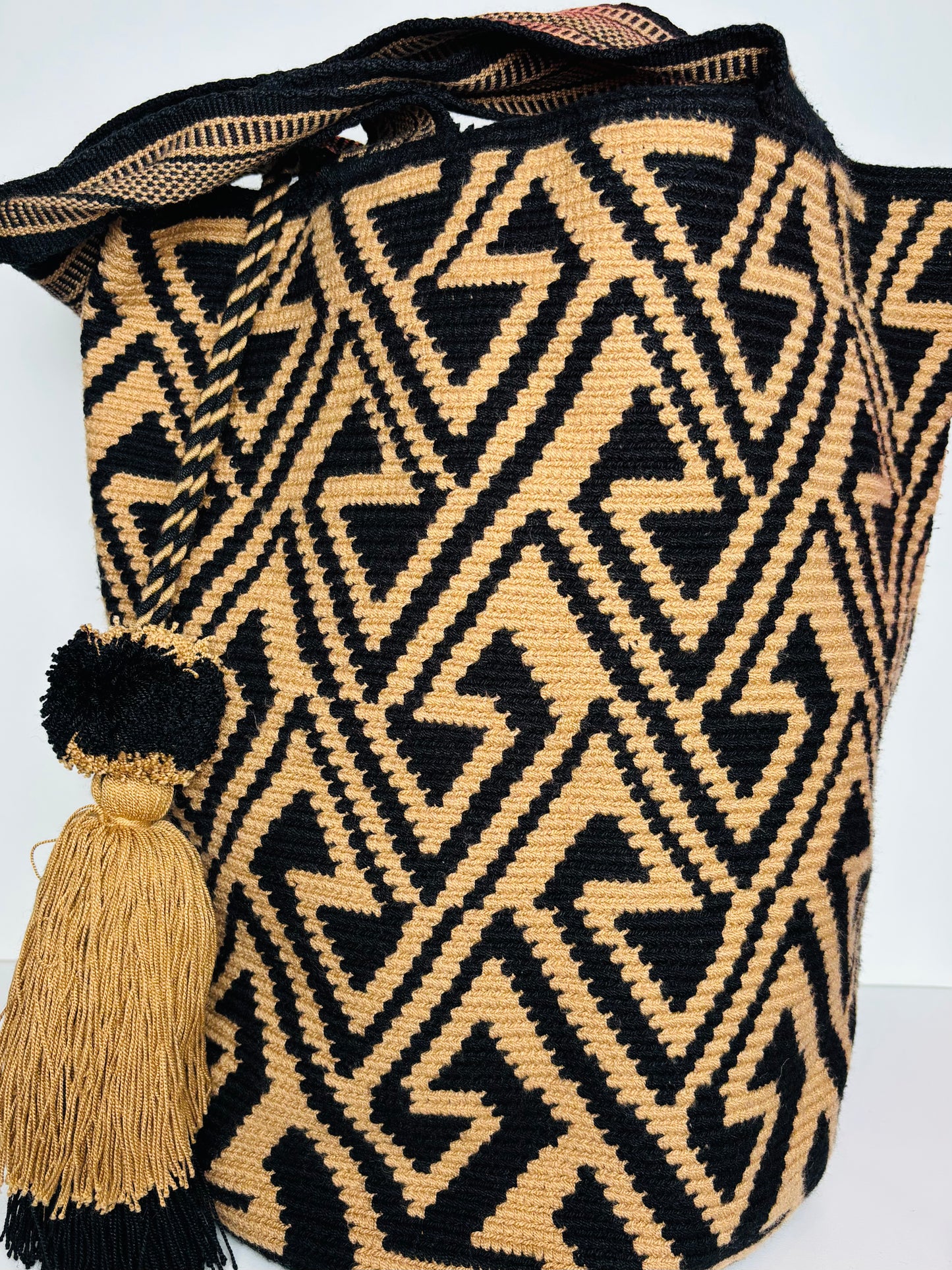 Biondo Miele Wayuu Tan and Black bag