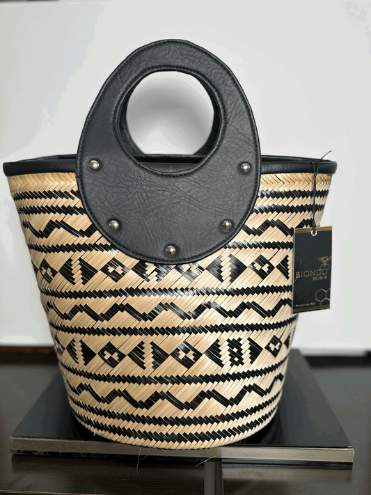 Biondo Miele Black and white woven bag