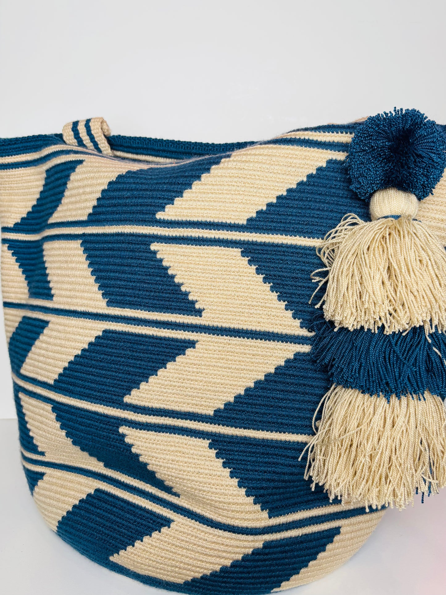 Biondo Miele Wayuu Beige and Blue bag
